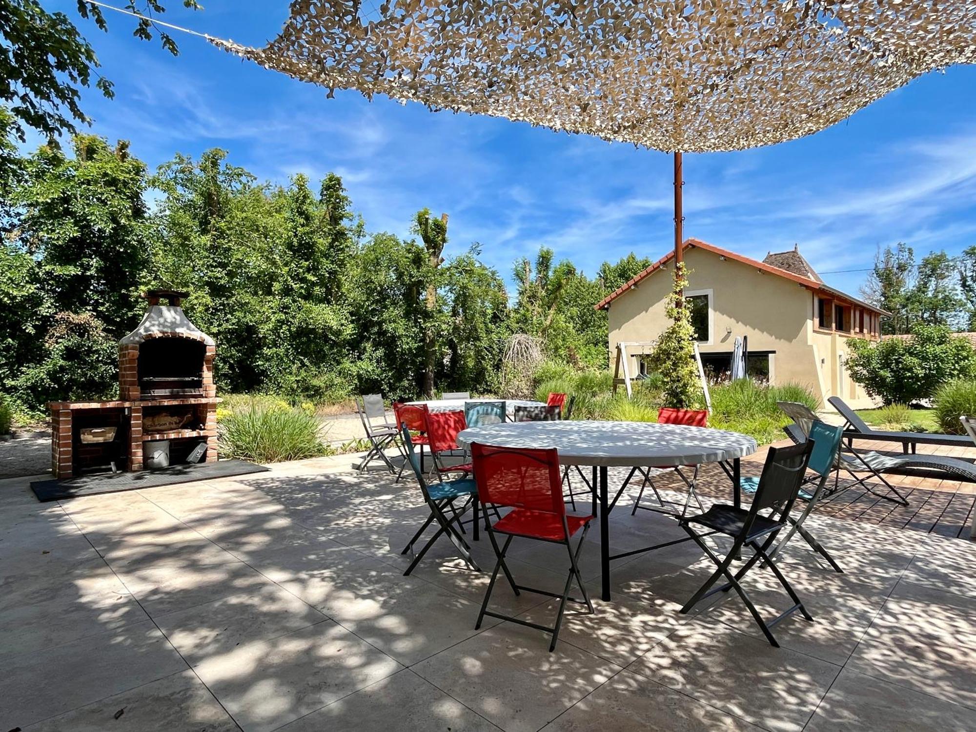 Gîte campagne famille 15 pers Piscine chauffée Jeux enfants Pétanque Saint-Sauvy Exterior foto